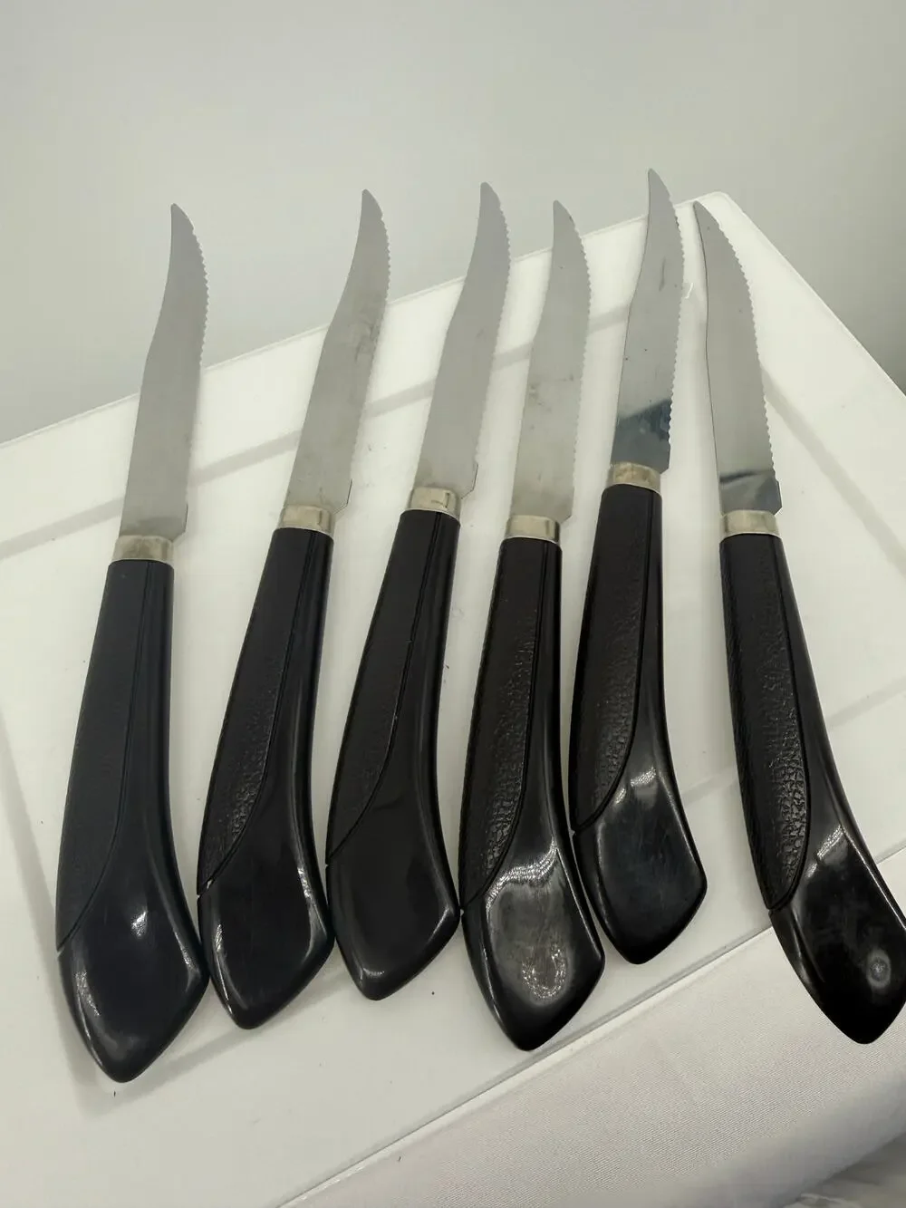 Quikut Stainless USA Steak Knives Set 6 Serrated BrownHandles Vintage Flatware